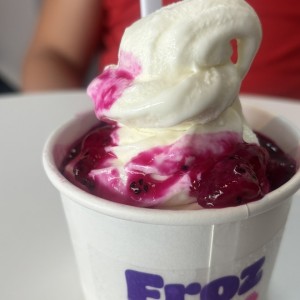 Helado de yogurt con pithaya