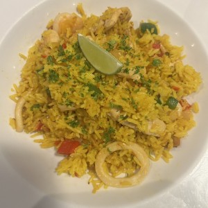 Caribbean seafood & chicken rice