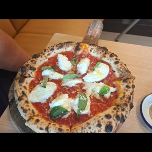 PIZZAS TRADICIONALES - CAPRESE