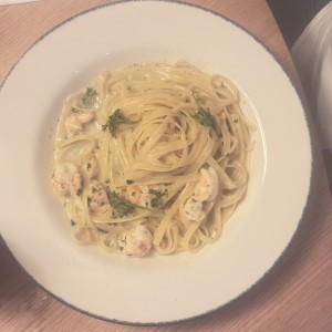FETUCCINI AGLIO, OLIO E GAMBERETTI