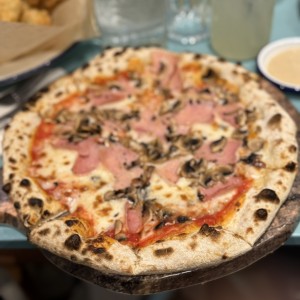 Pizza jalon y hongos