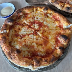 PIZZAS TRADICIONALES - MARGHERITA