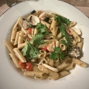 Pasta penne sin gluten fruti di mare