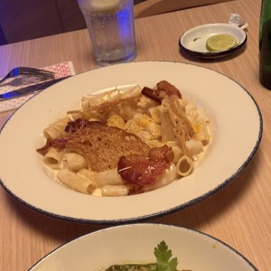 FETUCCINI AGLIO, OLIO E GAMBERETTI