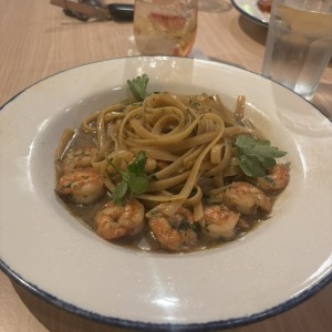 FETUCCINI AGLIO, OLIO, FUNGHI E PEPPERONCINO