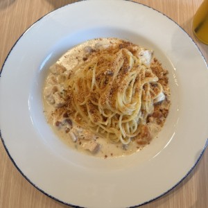 SPAGHETTI ALFREDO E PROSCUITO CON EXTRA DE POLLO