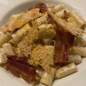 FETUCCINI AGLIO, OLIO, FUNGHI E PEPPERONCINO