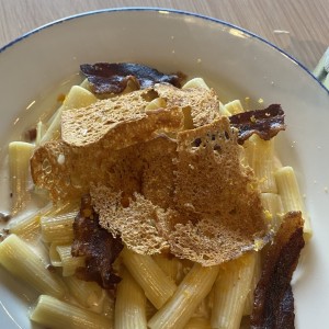 RIGATONI NI CARBONARA NI ALFREDO