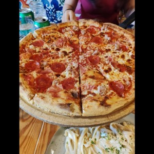 PIZZAS TRADICIONALES - CARNIVOR