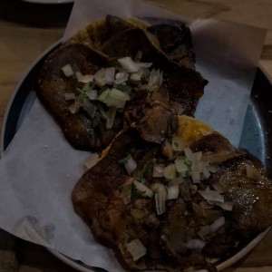 tacos de lengua adobada