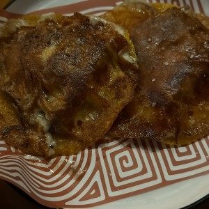 Tacos de rib eye con costra de queso