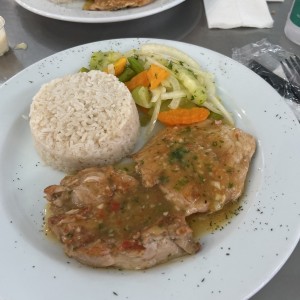 Pollo deshuesado con arroz con coco