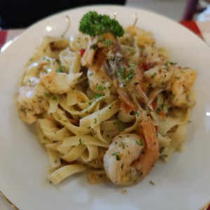 Fetuccini con Langostinos 