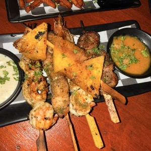 Brochetas mixtas