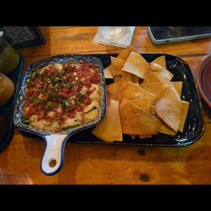 Queso Fundido con Chorizo