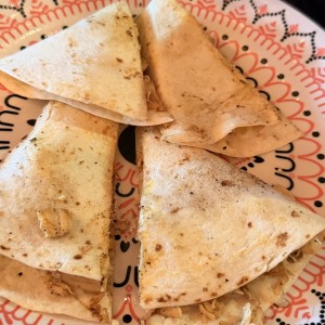 Quesadilla de pollo infantil