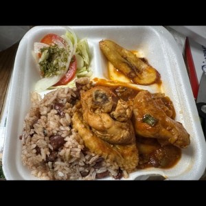 Pollo guisado 