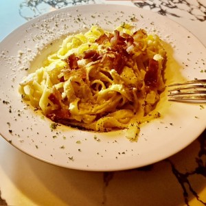 Pasta estilo carbonara