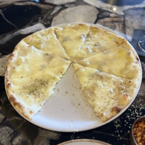 Pizza 4 quesos