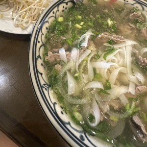 Pho de res salteado
