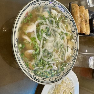 Pho de mariscos