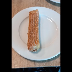 churro relleno de manjar blanco