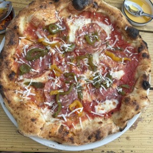 Pizza calabrese