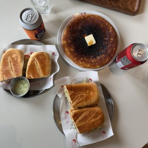 Sandwichs y Lemon Pancake