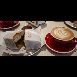 Meatball Sandwish con cappuccino