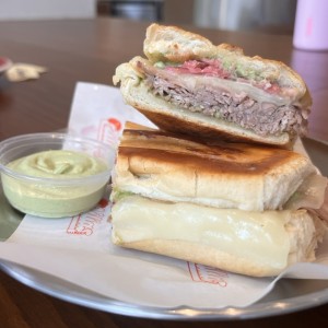 El Doc (Sandwich de Pernil)