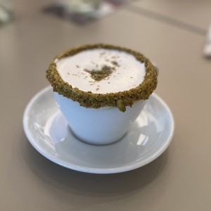 Leche con pistacho