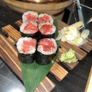 Negui toro roll