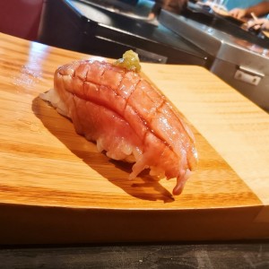 Kama-Toro nigiri