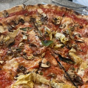 Pizza capriciosa