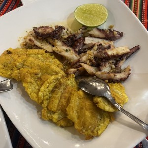 Pulpo al Ajillo