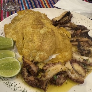 Pulpo al Ajillo