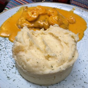 Corvina Rellena de Camarones