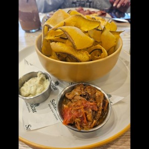 platanitos con carne y aderezo