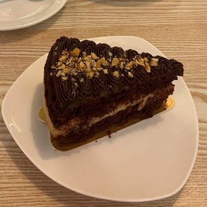 Kinder Bueno Cake