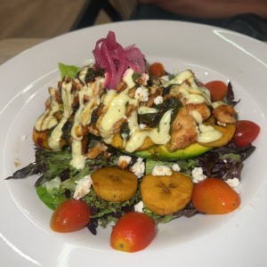 Aguacate relleno de pollo
