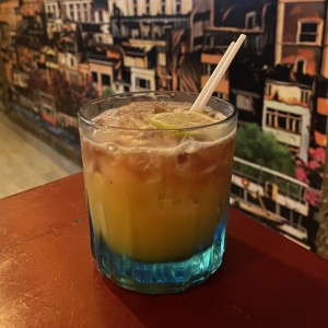 Coktail con wiskey y canela 