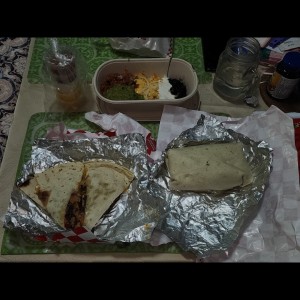 nachos quesadillas y burrito