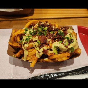 papas con bacon y salsa antiburger