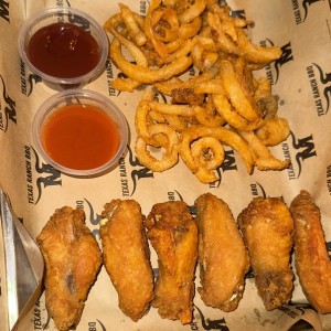 Wings with fries