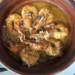 Cazuela de camarones al coco y curry