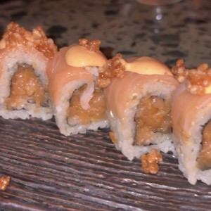 Uramaki spicy salmon