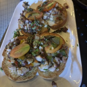 ENTRADAS- Toscana - Crostini de Pulpo