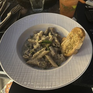 PASTAS - Penne con Spezzatino