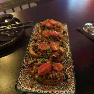 ENTRADAS- Toscana - Crostini de Pulpo