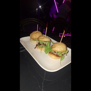 ENTRADAS- Toscana - Mini Burgers